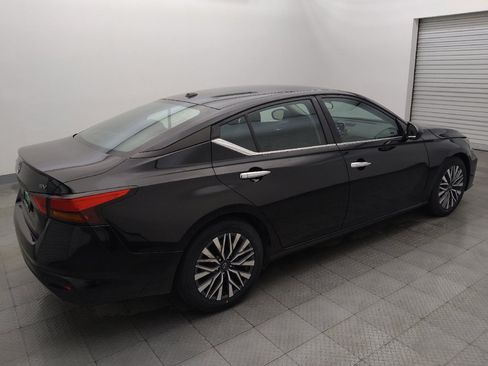 Used 2024 Nissan Altima 2.5 SV FWD image 10