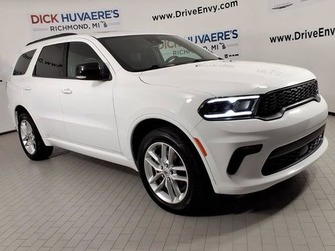 Used 2023 Dodge Durango GT AWD/4WD image 3
