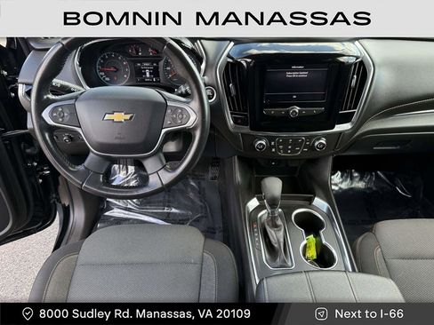 Used 2021 Chevrolet Traverse LT image 16