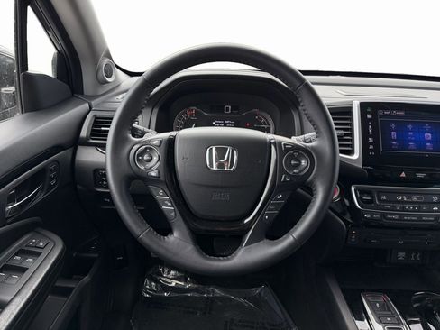 Used 2016 Honda Pilot Touring image 12