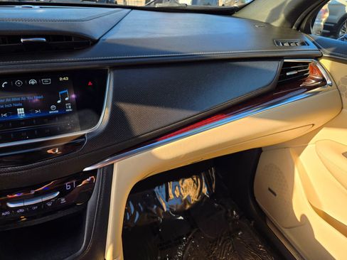 Used 2017 Cadillac XT5 Luxury image 52