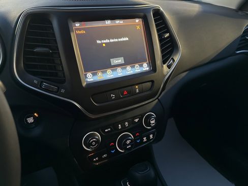 Used 2022 Jeep Cherokee Trailhawk w/ Comfort/Convenience Group image 19