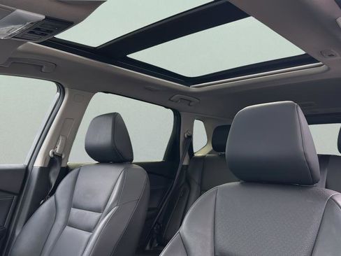 Used 2025 Nissan Rogue SV w/ SV Premium Package image 23