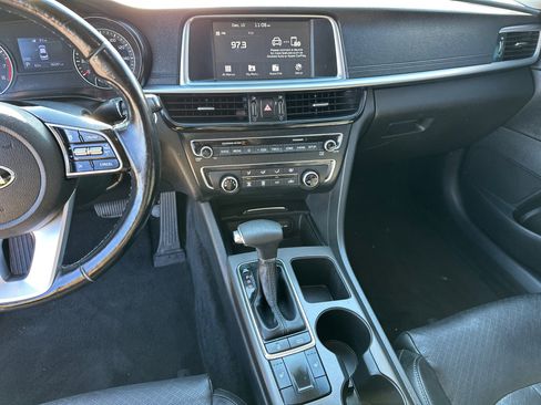 Used 2020 Kia Optima SE image 28