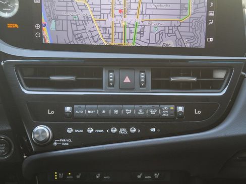 Used 2022 Lexus ES 350 w/ Premium Package FWD image 9