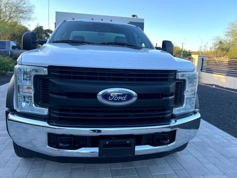 Used 2017 Ford F550 2WD Regular Cab Super Duty image 5