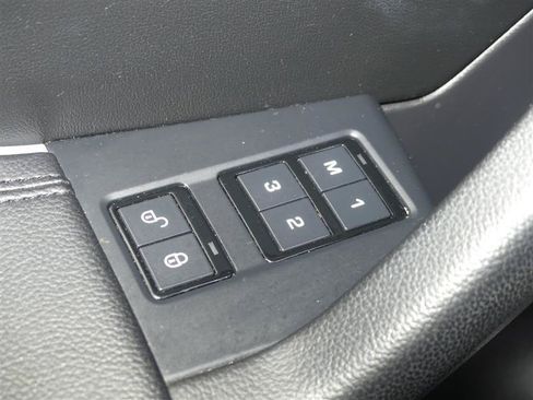 Used 2019 Jaguar F-PACE Premium AWD/4WD image 21