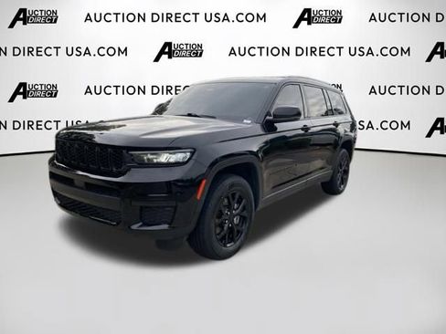 Used 2023 Jeep Grand Cherokee L Laredo RWD image 1