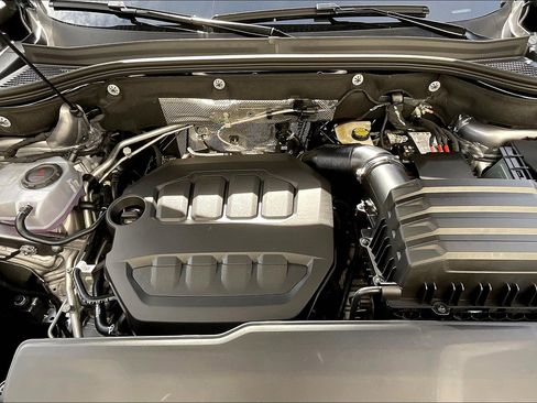 New 2025 Volkswagen Atlas Cross Sport SE image 9