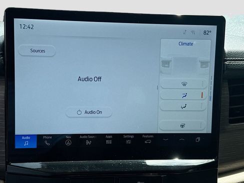 Used 2024 Ford Expedition Limited RWD image 16