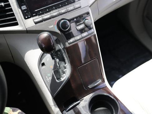 Used 2011 Toyota Venza FWD image 40