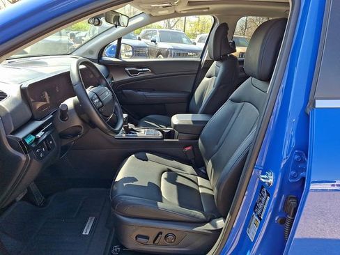 Certified 2026 Kia Sportage EX w/ EX Panorama Roof Package image 13