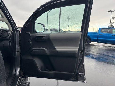 Used 2022 Toyota Tacoma SR w/ SX Package image 26