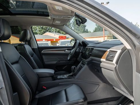 Used 2022 Volkswagen Atlas SE FWD image 14