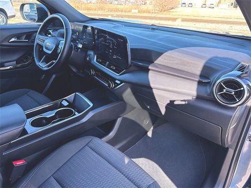 Certified 2025 Chevrolet Equinox LT image 28