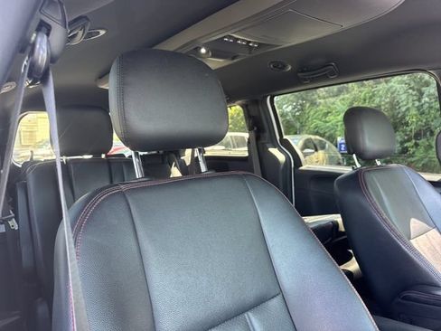 Used 2017 Dodge Grand Caravan GT FWD image 25