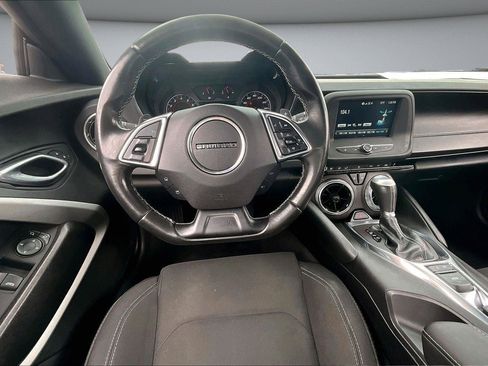 Used 2018 Chevrolet Camaro LT RWD image 9