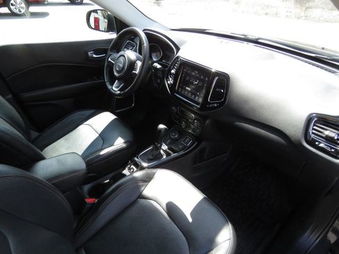 Used 2018 Jeep Compass Limited AWD/4WD image 14