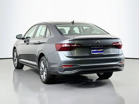 Certified 2024 Volkswagen Jetta SE FWD image 5