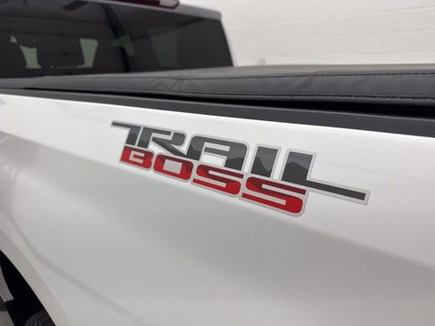Used 2021 Chevrolet Silverado 1500 Custom Trail Boss image 10