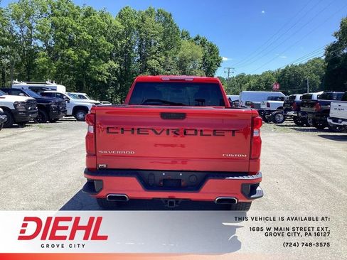 Used 2019 Chevrolet Silverado 1500 Custom w/ Custom Value Package AWD/4WD image 6