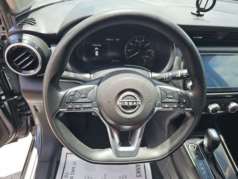 Used 2023 Nissan Kicks SV FWD image 3