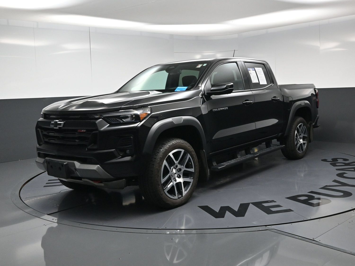 Used 2024 Chevrolet Colorado Z71 w/ Z71 Convenience Package 2 AWD/4WD image 5