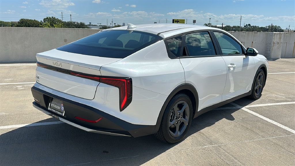 Used 2025 Kia K4 FWD image 12