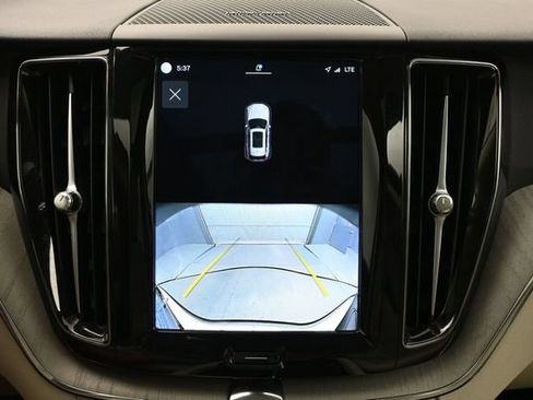 Used 2023 Volvo XC60 B5 Plus w/ Climate Package AWD/4WD image 21