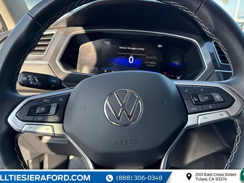 Used 2024 Volkswagen Tiguan SE image 27