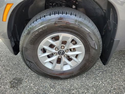 Used 2024 Nissan Frontier SV w/ Tow Package image 6