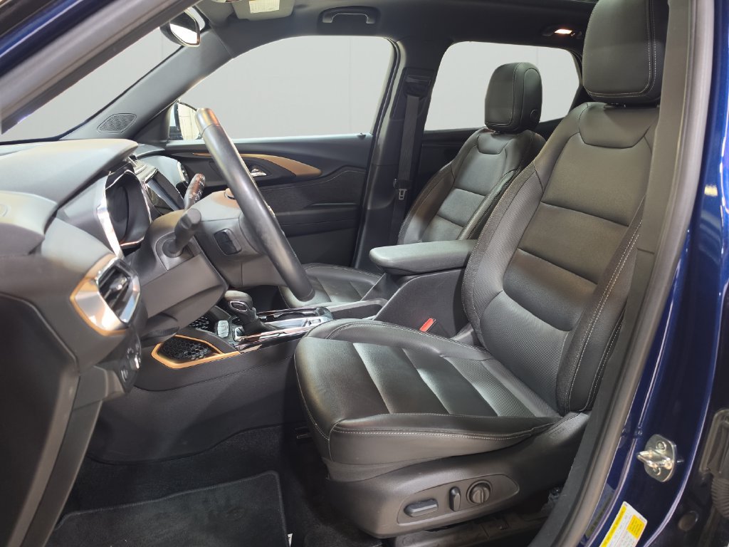 Used 2023 Chevrolet TrailBlazer ACTIV w/ Sun and Liftgate Package AWD/4WD image 12