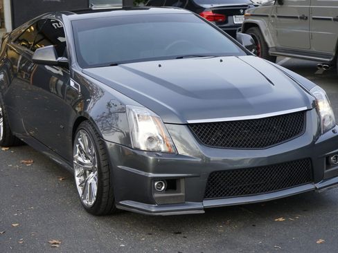 Used 2011 Cadillac CTS V w/ Wood Trim Package image 5