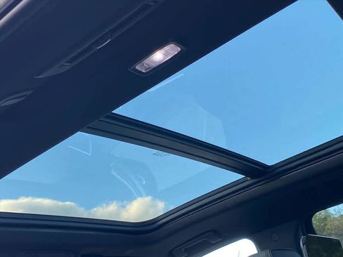 Used 2021 GMC Yukon XL Denali w/ LPO, Illumination Package image 25