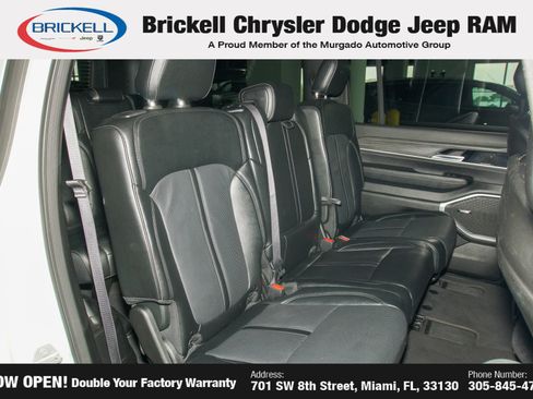Used 2024 Jeep Wagoneer L Series II RWD image 22