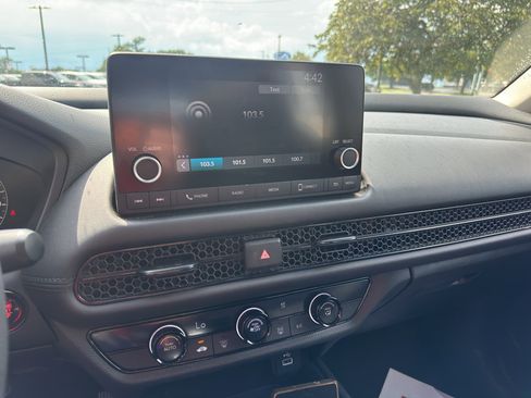 Used 2025 Honda HR-V LX image 27