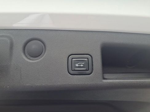 Used 2022 Chevrolet Equinox Premier FWD image 28