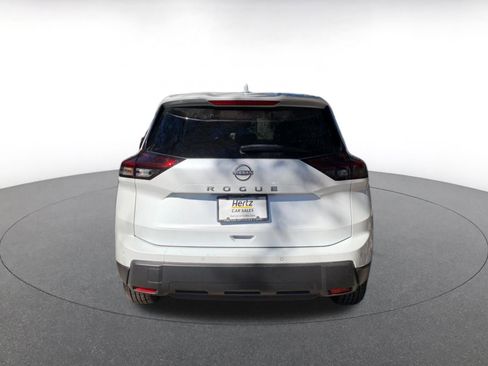 Used 2025 Nissan Rogue SV image 6
