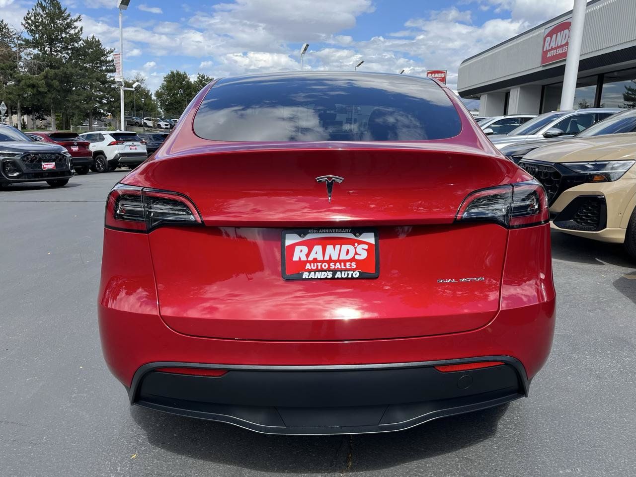 Used 2023 Tesla Model Y Long Range AWD/4WD image 9