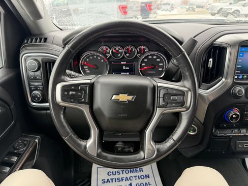 Used 2021 Chevrolet Silverado 1500 LT image 9
