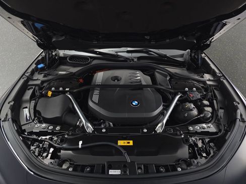 New 2026 BMW 750e xDrive w/ Executive Package AWD/4WD image 30