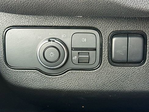 Used 2023 Mercedes-Benz Sprinter 144 Cargo image 10