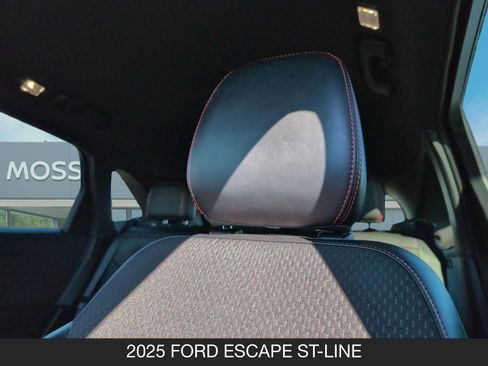 Used 2025 Ford Escape ST-Line image 23
