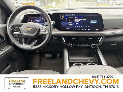 Used 2025 Chevrolet Suburban LS AWD/4WD image 19