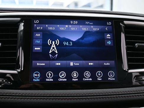 Used 2019 Chrysler Pacifica Limited image 24