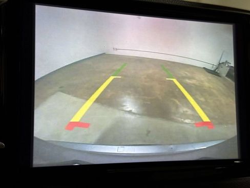Used 2021 Chrysler Pacifica Touring-L FWD image 15