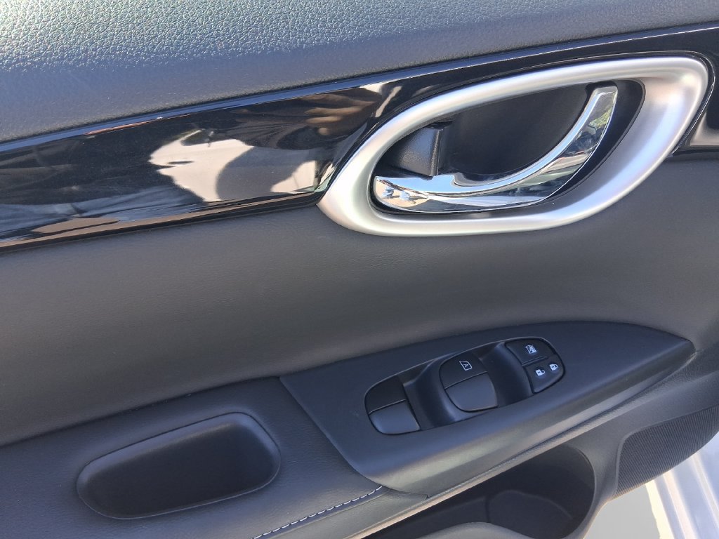 Used 2018 Nissan Sentra SL FWD image 14