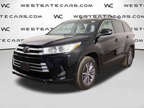 Used 2019 Toyota Highlander XLE image 1