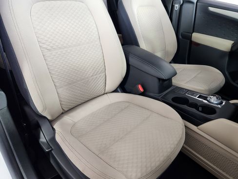 Used 2020 Ford Escape SE AWD/4WD image 11