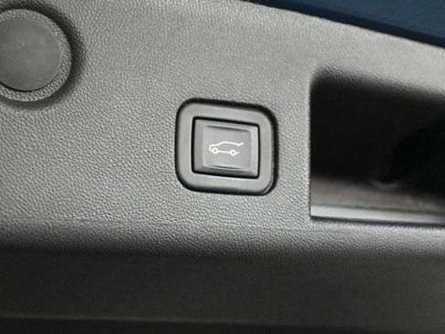 Used 2024 Chevrolet Equinox LT image 19